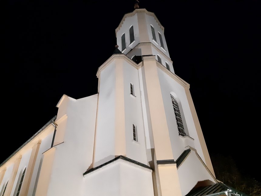 Oświetlenie kościoła w Błędostowie