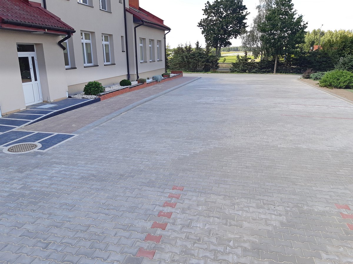 Parking przy Zespole Placówek Oświatowych w Winnicy