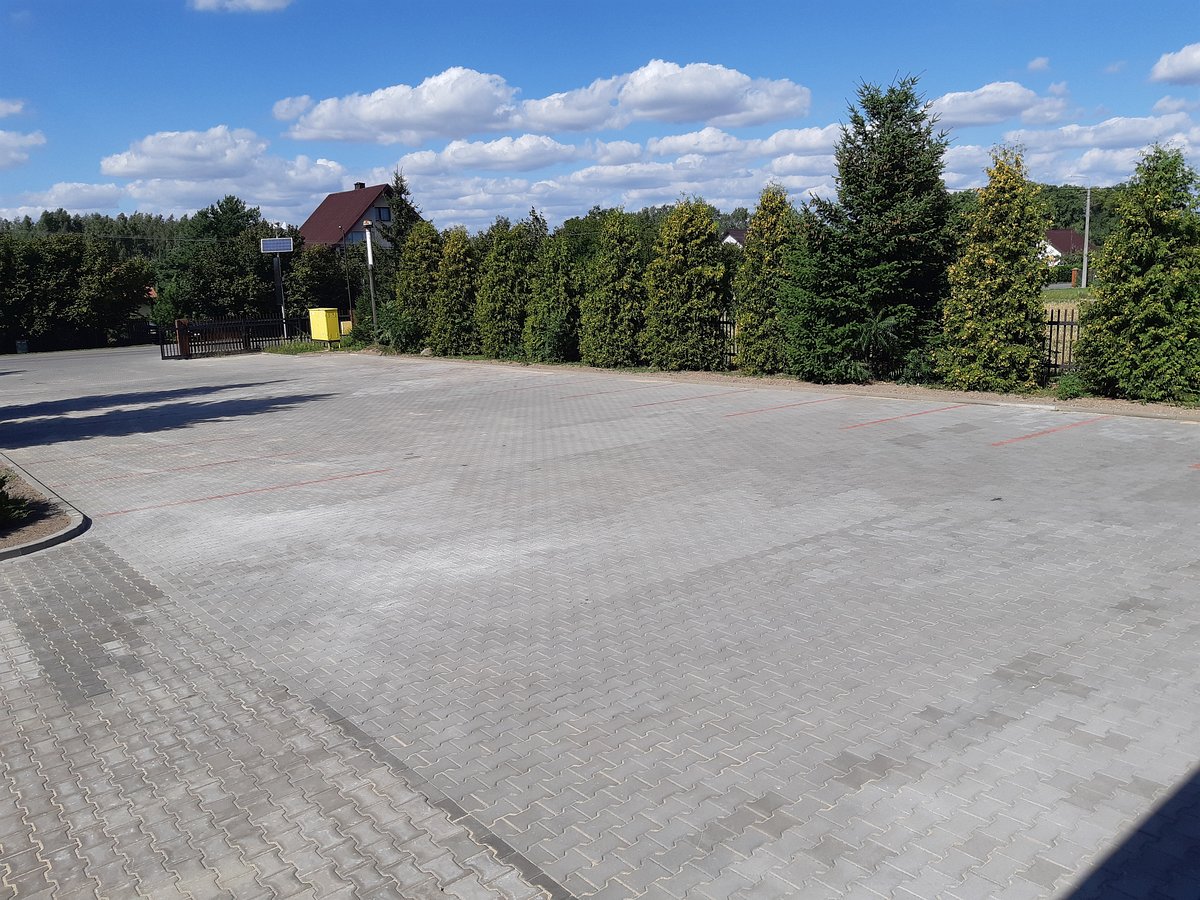 Parking przy Zespole Placówek Oświatowych w Winnicy